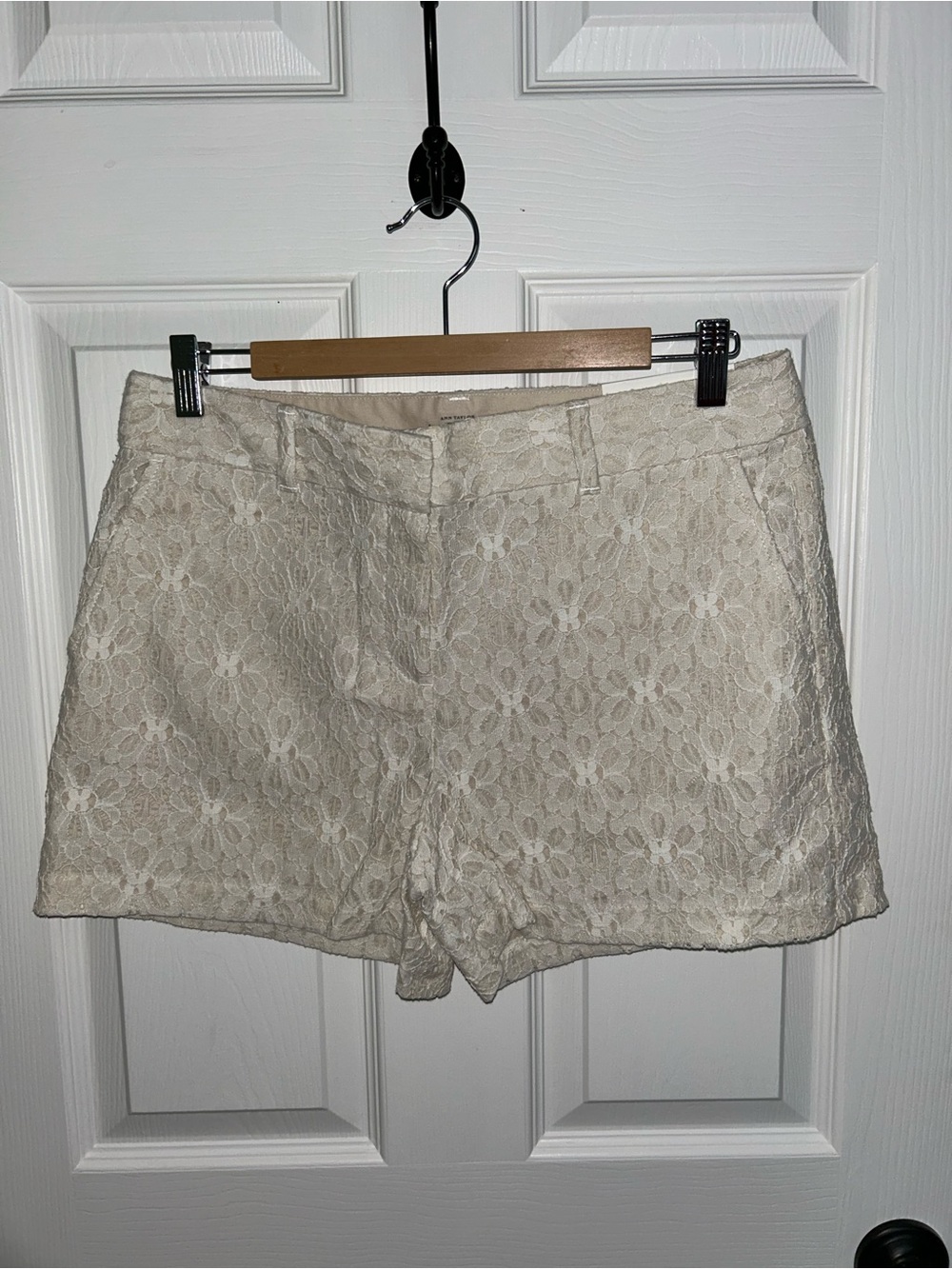 LOFT Cream Floral Lace Shorts